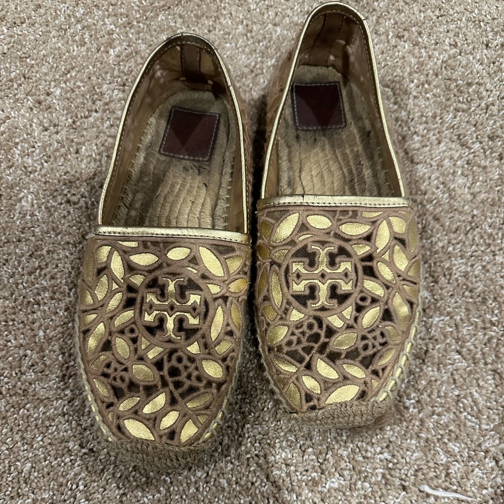 Tory Burch size 8 gold espadrille